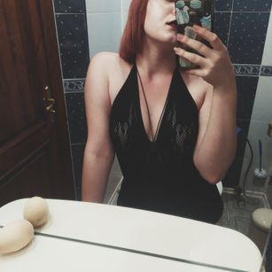 Model - Ttells bigass