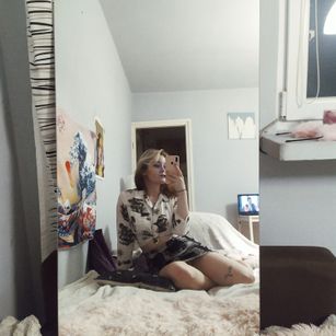 Model - Ttells deepthroat