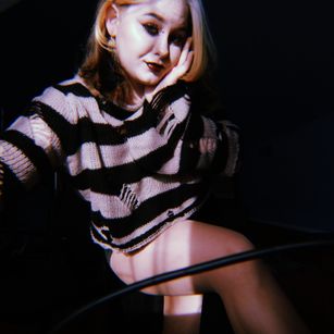 Model - Ttells bigass