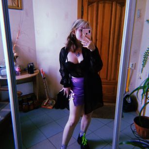 Model - Ttells bigboobs