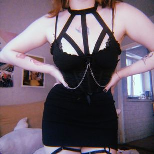 Model - Ttells dirtytalk