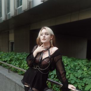 Model - Ttells bigboobs