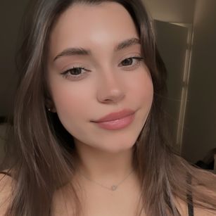 Model - Sophia pantyhose