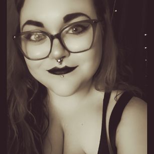 Model - AltKitten piercings