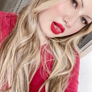 Model - SophieLittlePrincess findom