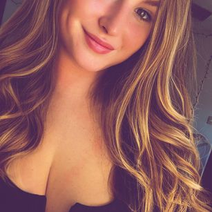 Model - Tori dimples