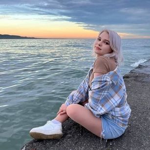 Model - BbBlonde ass