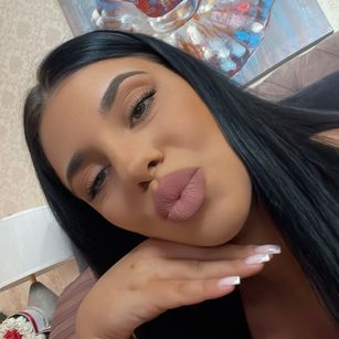 Model - AlyssaDawn feet