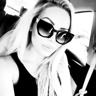 Model - 1FemDomQueen control