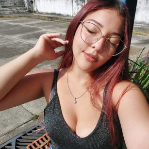 Model - Danna llamame