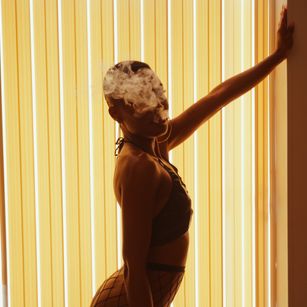 Model - annprices Ebony