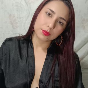 Model - paulina castro squirt