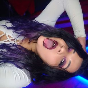 Model - gothpunkmetalgirl fetish