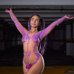 Model - Anny Taylor deepthroat