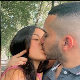 Model - TIFFANY AND MAX fingering