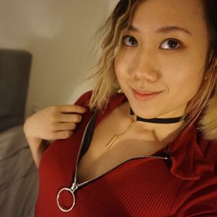 Model - dearPeony striptease