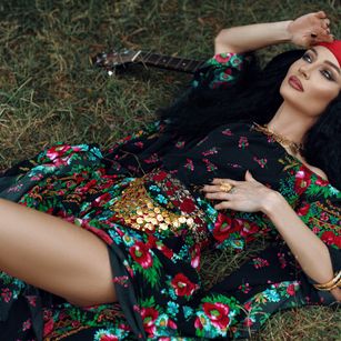 Model - AvaEmine dominatrix