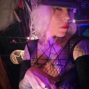 Model - Lady Raquel fetish