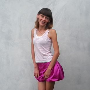 Model - Yanina Konan skinny