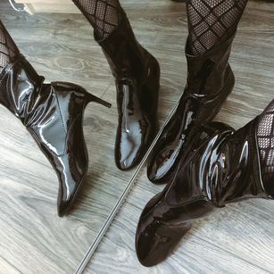 Model - ServeDominaX goddess