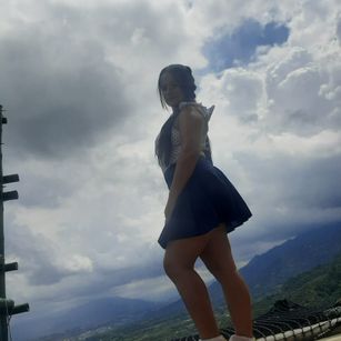 Model - Mia Visser brunette