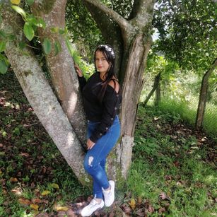 Model - Mia Visser footjob