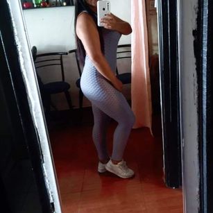 Model - Mia Visser brunette