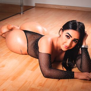 Model - Jazmin Myers cum