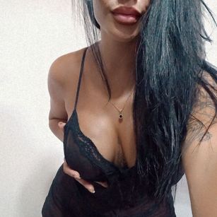 Model - BRIANA FOX redoplay