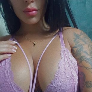 Model - BRIANA FOX tiis