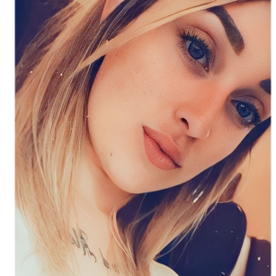 Model - Aurora camgirl