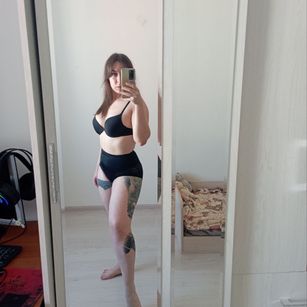 Model - Miranda striptease