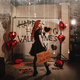 Model - Roxy-Sun dildo