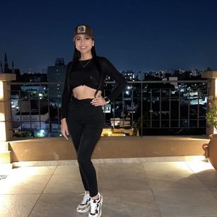 Model - sarah marin sumisa