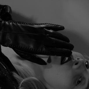 Model - Veronica Amado toys