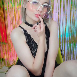 Model - Veronica Amado latina