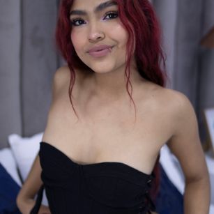 Model - LuluMurphuy joi