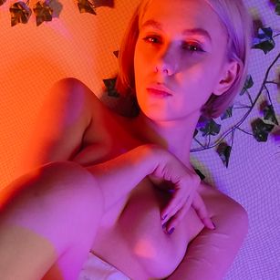 Model - LillyLand joi