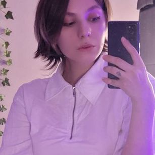 Model - LillyLand footjob