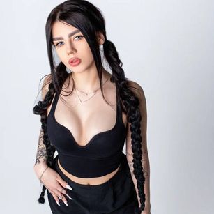 Model - Doll beautiful