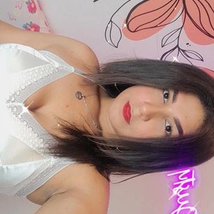 Model - Amapola latina