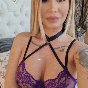 Model - Annekay01 livestreaming