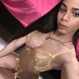 Model - Brazilian ts hot xxl Bigdick