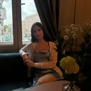 Model - Beatrice squirt