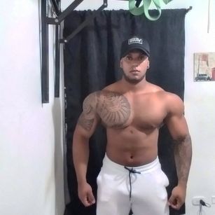 Model - Manolo walker cum