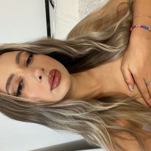 Model - LexiGold femdom