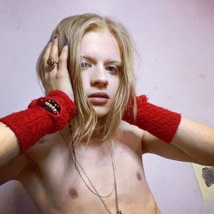 Model - Alien Bella bigcock