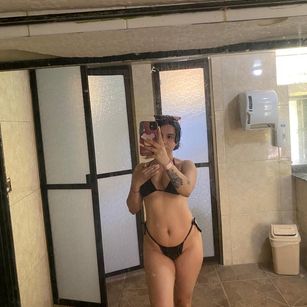 Model - Emily_Hot_ young