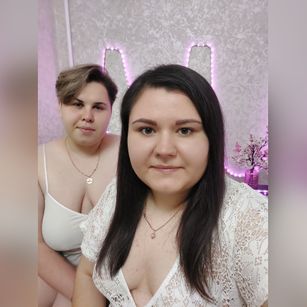 Model - BeckyXEllen couple