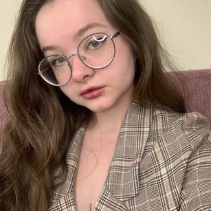 Model - YuiBeesley deepthroat